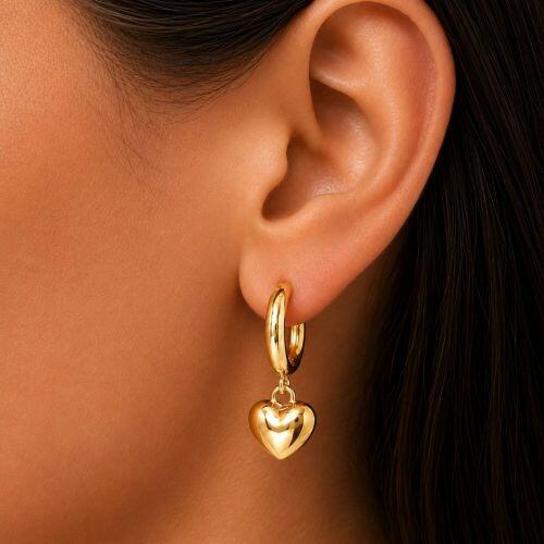 Brinco Argola Meia Cana 1.5 cm com Cora��o Liso Banhado em Ouro 18k