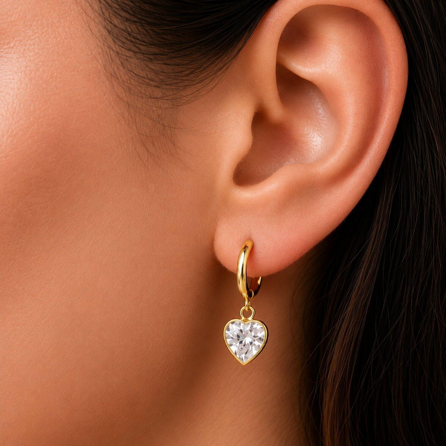 Brinco Argola com Coração Zircônia Cristal Banhado a Ouro