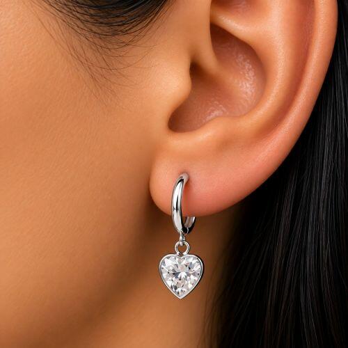 Brinco Argola com Cora��o Zirc�nia Cristal Banhado a Prata