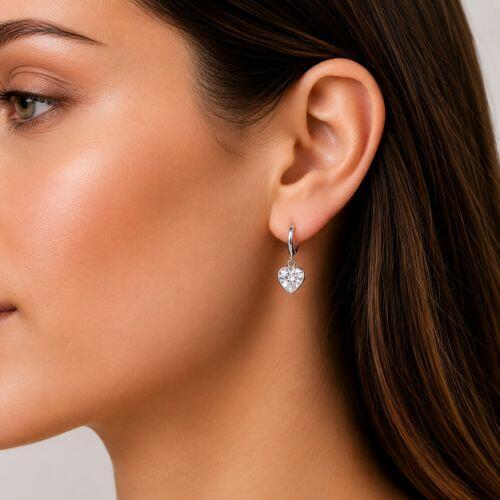 Brinco Argola com Coração Zircônia Cristal Banhado a Prata