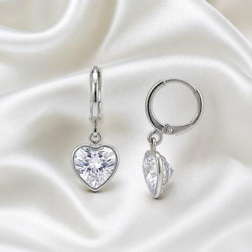 Brinco Argola com Coração Zircônia Cristal Banhado a Prata