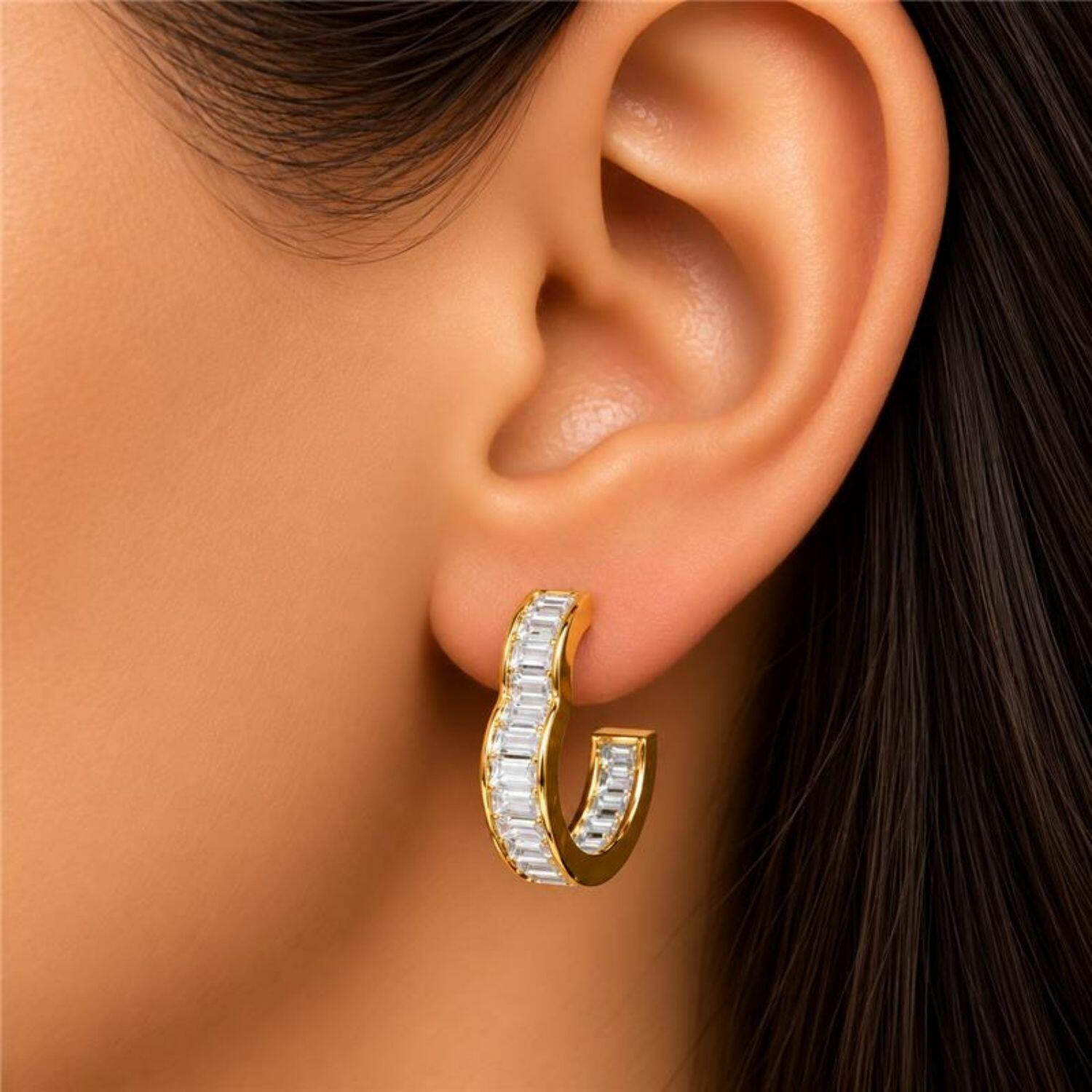 Brinco Argola Coração Baguette Zircônia Cristal Banhado a Ouro