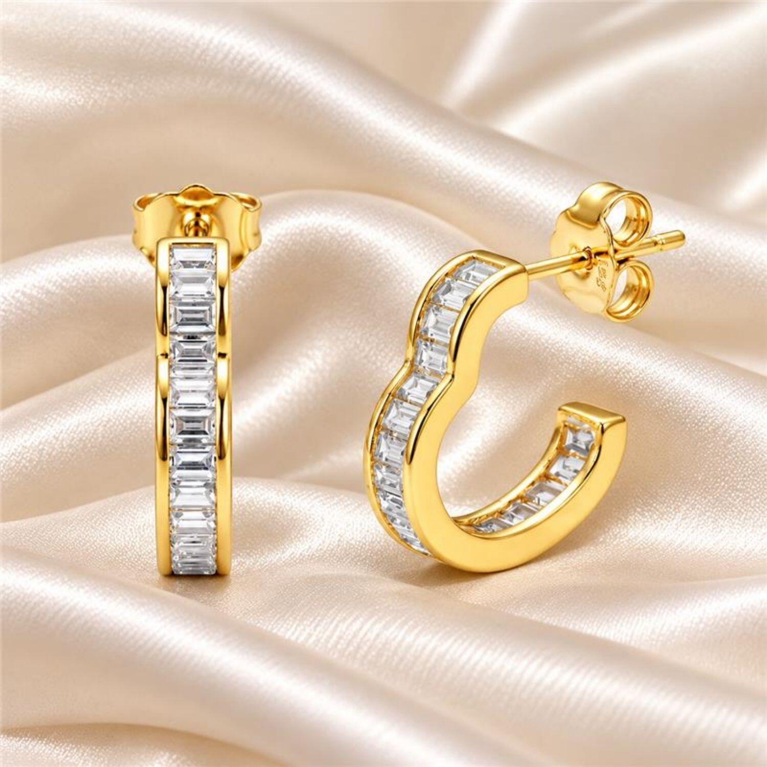 Brinco Argola Coração Baguette Zircônia Cristal Banhado a Ouro