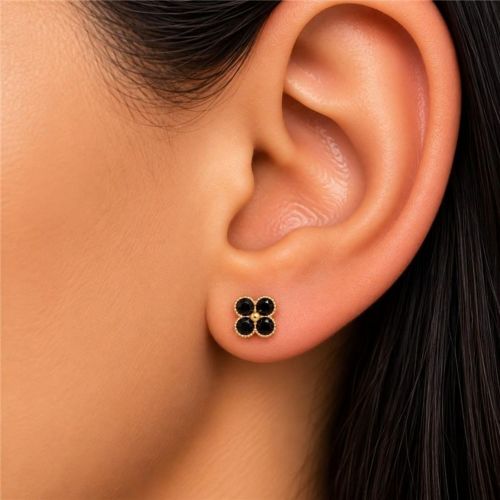 Brinco Mini Flor 4 P�talas Zirc�nia Negra Banhado a Ouro