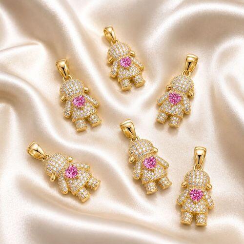 Pingente Menina Micro Zircônia Cristal com Coração Rosa Banhado a Ouro