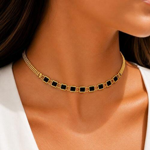 Choker Esteira com Zirc�nia Negra Quadrada Banhado a Ouro