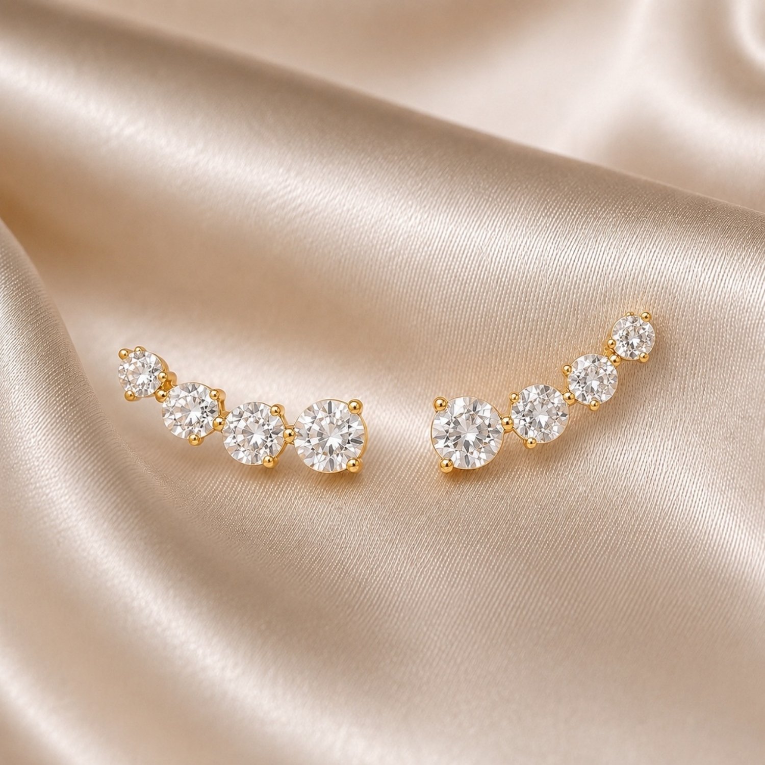 Brinco Ear Cuff Ponto de Luz Zircônia Cristal Ouro