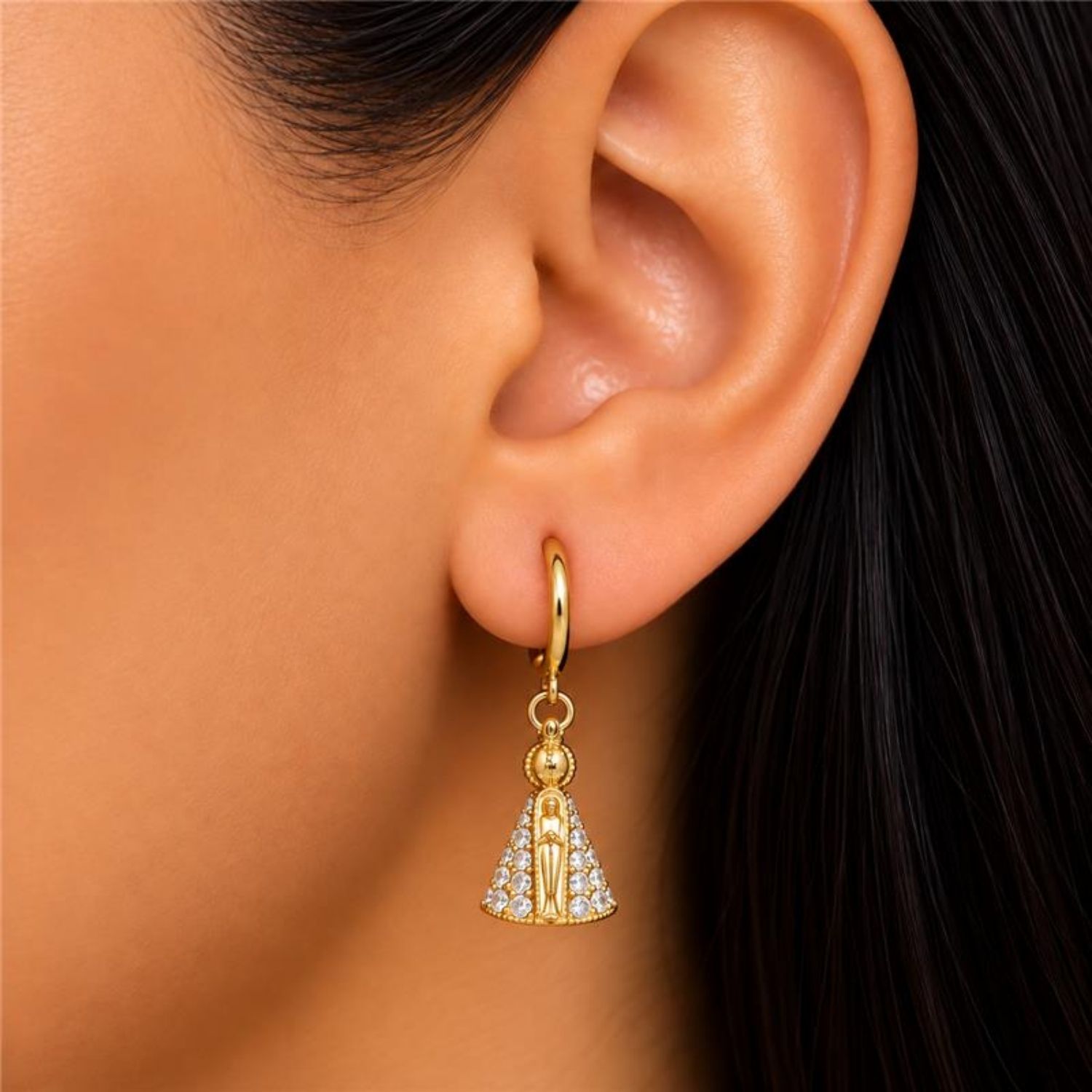 Brinco Argola Nossa Senhora Aparecida Zircônia Cristal Banhado a Ouro