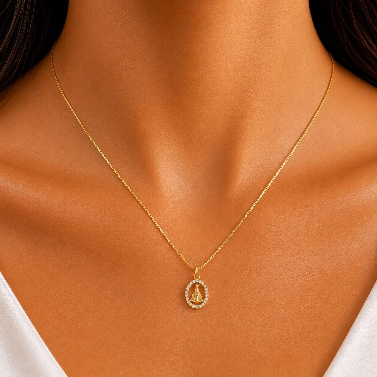 Colar com Mini Nossa Senhora Aparecida Zircônia Cristal Banhado a Ouro