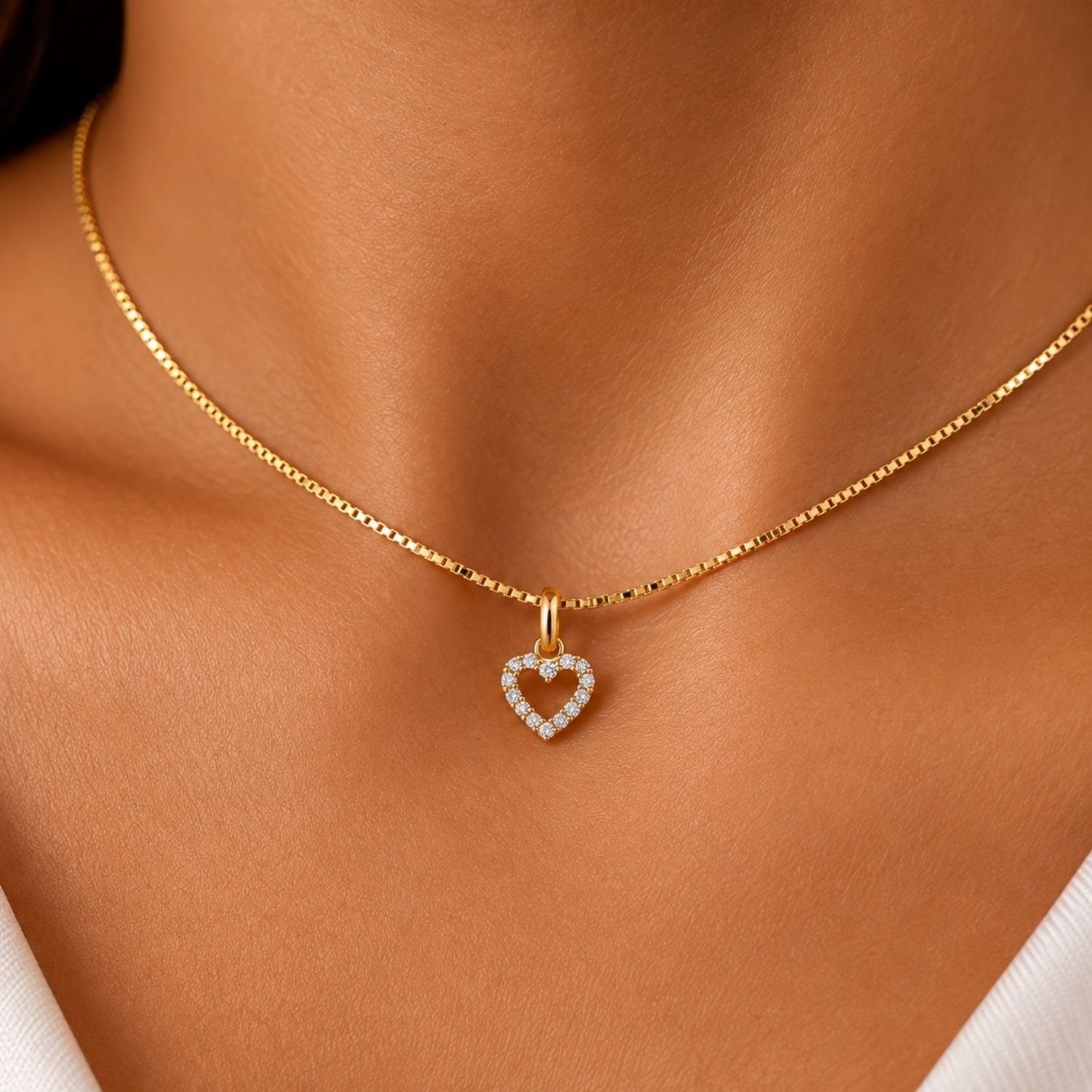 Choker Coração Vazado Micro Zircônia Banhado a Ouro
