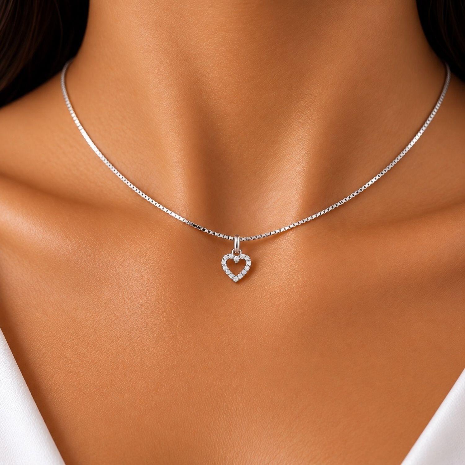 Choker Coração Vazado Micro Zircônia Banhado a Prata