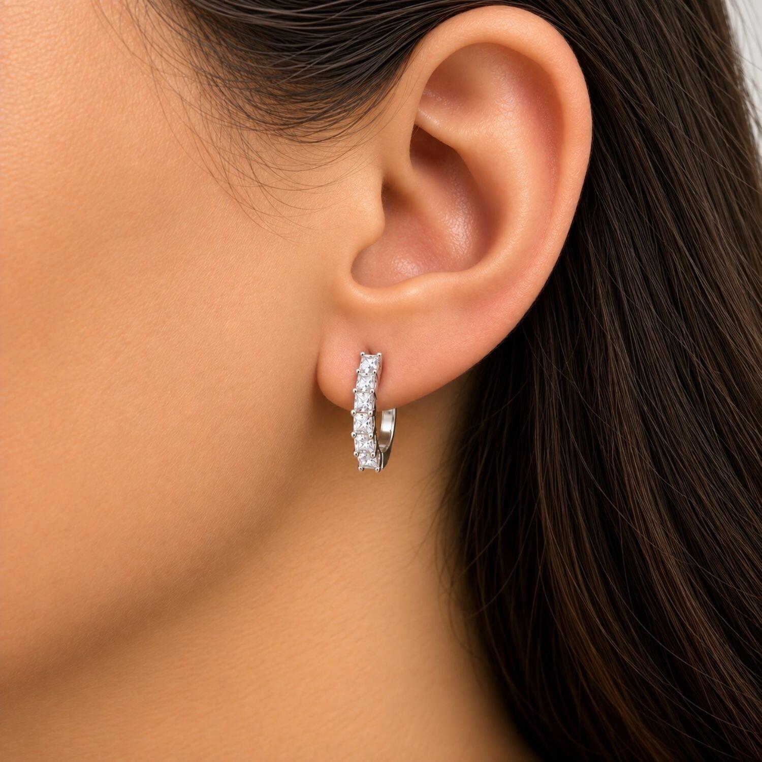 Brinco Argola Zircônia Cristal Banhado a Prata