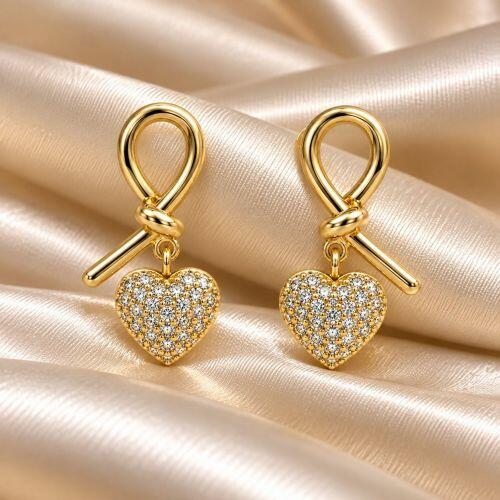 Brinco Laço com Coração Zircônia Cristal Banhado a Ouro