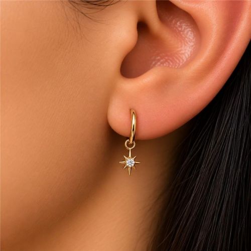 Brinco Argola com Estrela Cadente Zirc�nia Cristal Banhado a Ouro