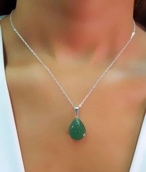 Colar Gota Pedra Natural Quartzo Maça Verde Banhado a Prata