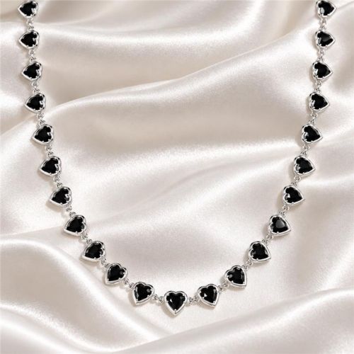 Colar Corações Cristal Negro Banhado a Prata