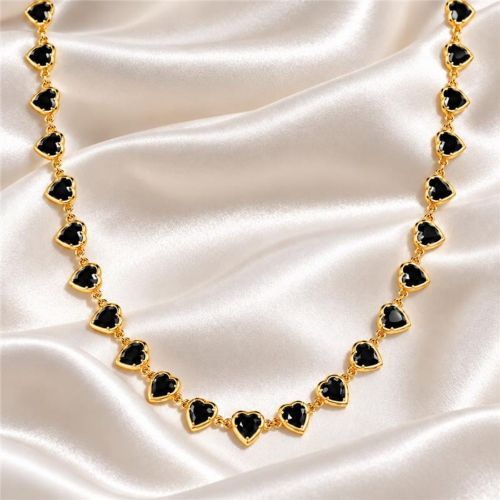 Colar Corações Cristal Negro Banhado a Ouro