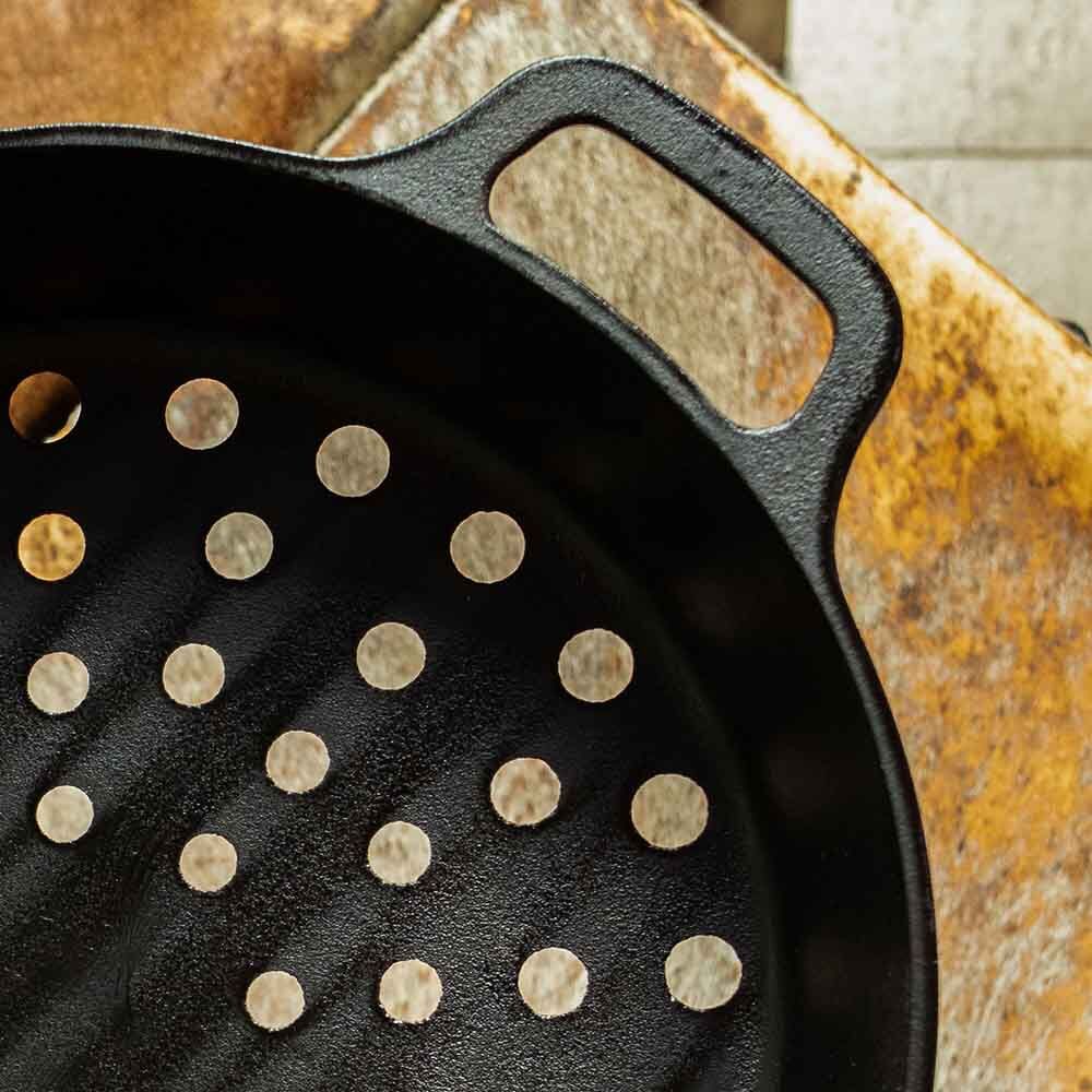 Frigideira Perfurada em Ferro Fundido 30cm
