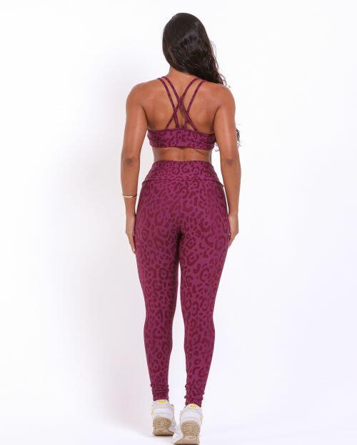 Conjunto Cal�a Legging B�sica New On�a Fit + Top Lu