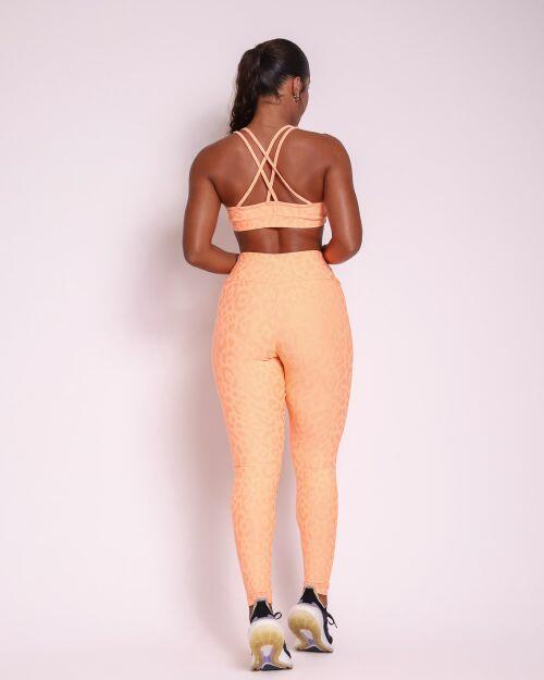 Conjunto Cal�a Legging B�sica New On�a Fit + Top Lu