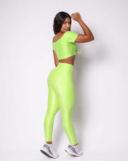 Conjunto Cal�a Legging B�sica Bolso Compress�o + Top Manguinha