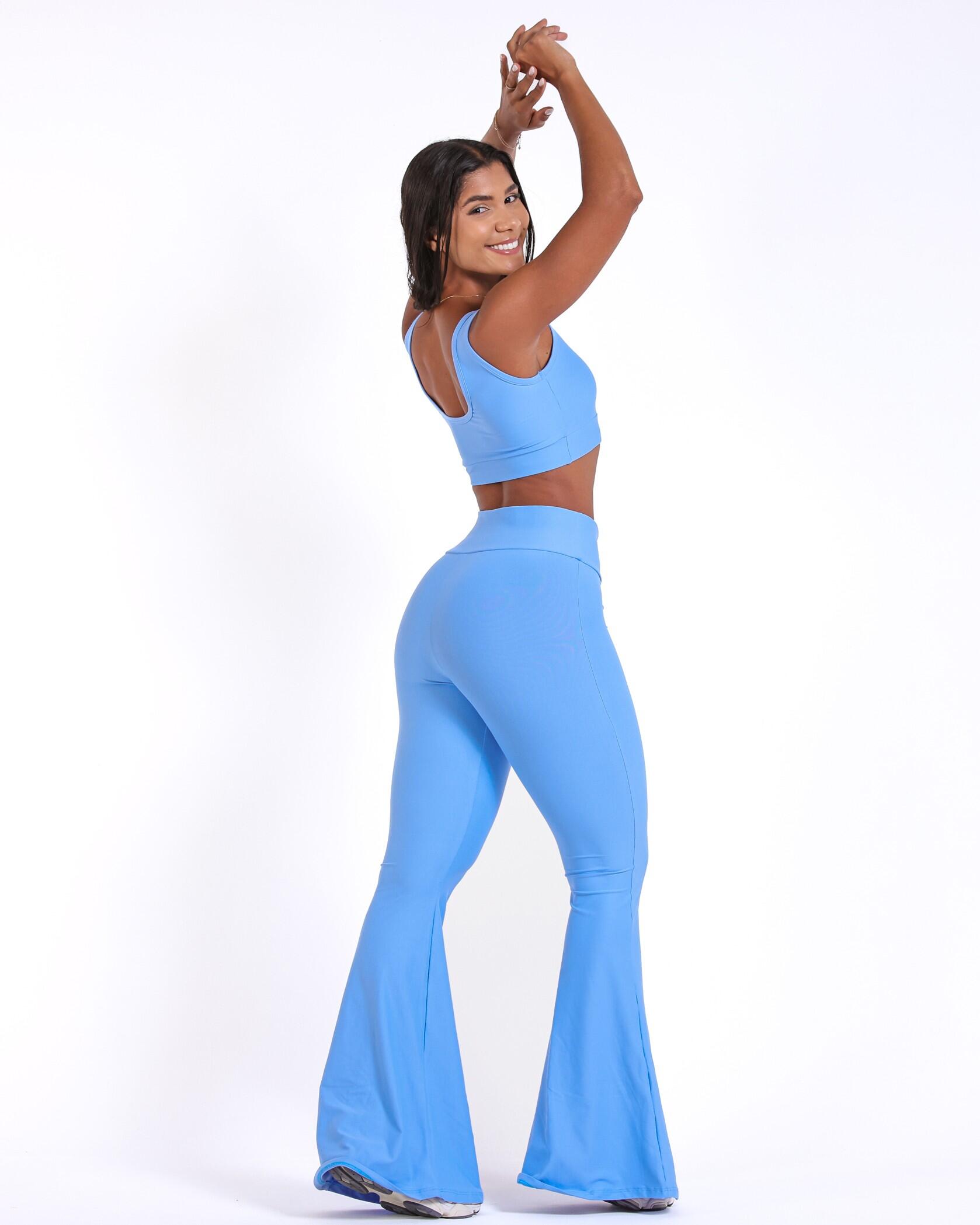 Conjunto Calça Flare Light + Top Scandal Basic