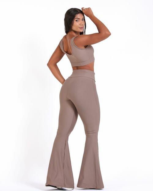 Conjunto Calça Flare Light + Top Scandal Basic