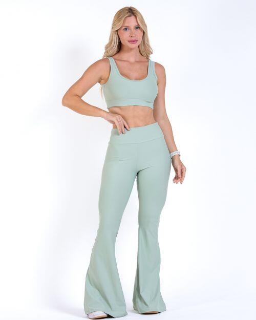 Conjunto Calça Flare Light + Top Scandal Basic