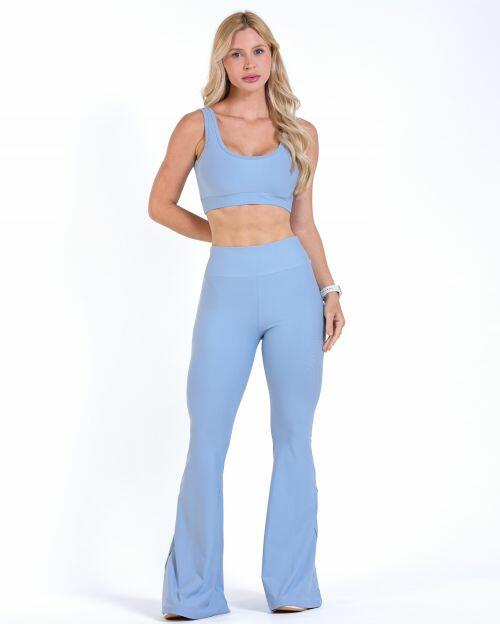 Conjunto Calça Flare Light + Top Scandal Basic