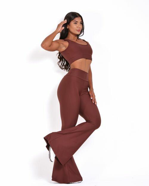 Conjunto Calça Flare Light + Top Scandal Basic