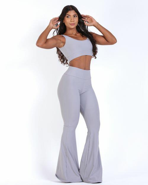 Conjunto Calça Flare Light + Top Scandal Basic