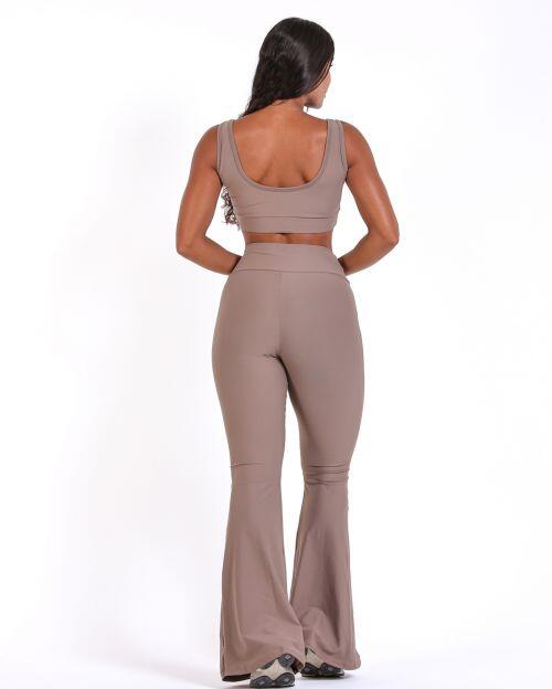 Conjunto Calça Flare Light + Top Scandal Basic