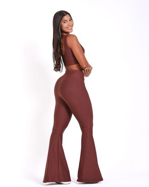 Conjunto Calça Flare Light + Top Scandal Basic