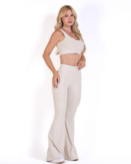 Conjunto Calça Flare Light + Top Scandal Basic