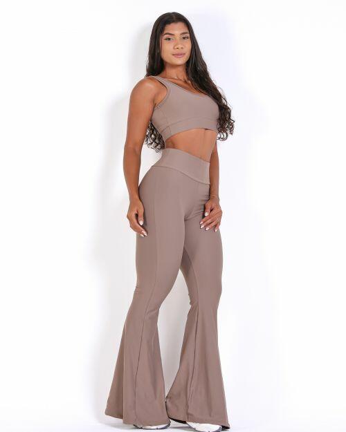 Conjunto Calça Flare Light + Top Scandal Basic