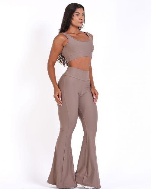 Conjunto Calça Flare Light + Top Scandal Basic