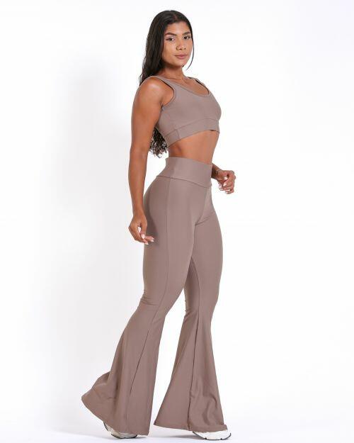 Conjunto Calça Flare Light + Top Scandal Basic