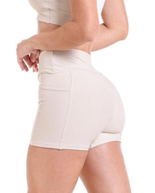 Short Talia Basic Light