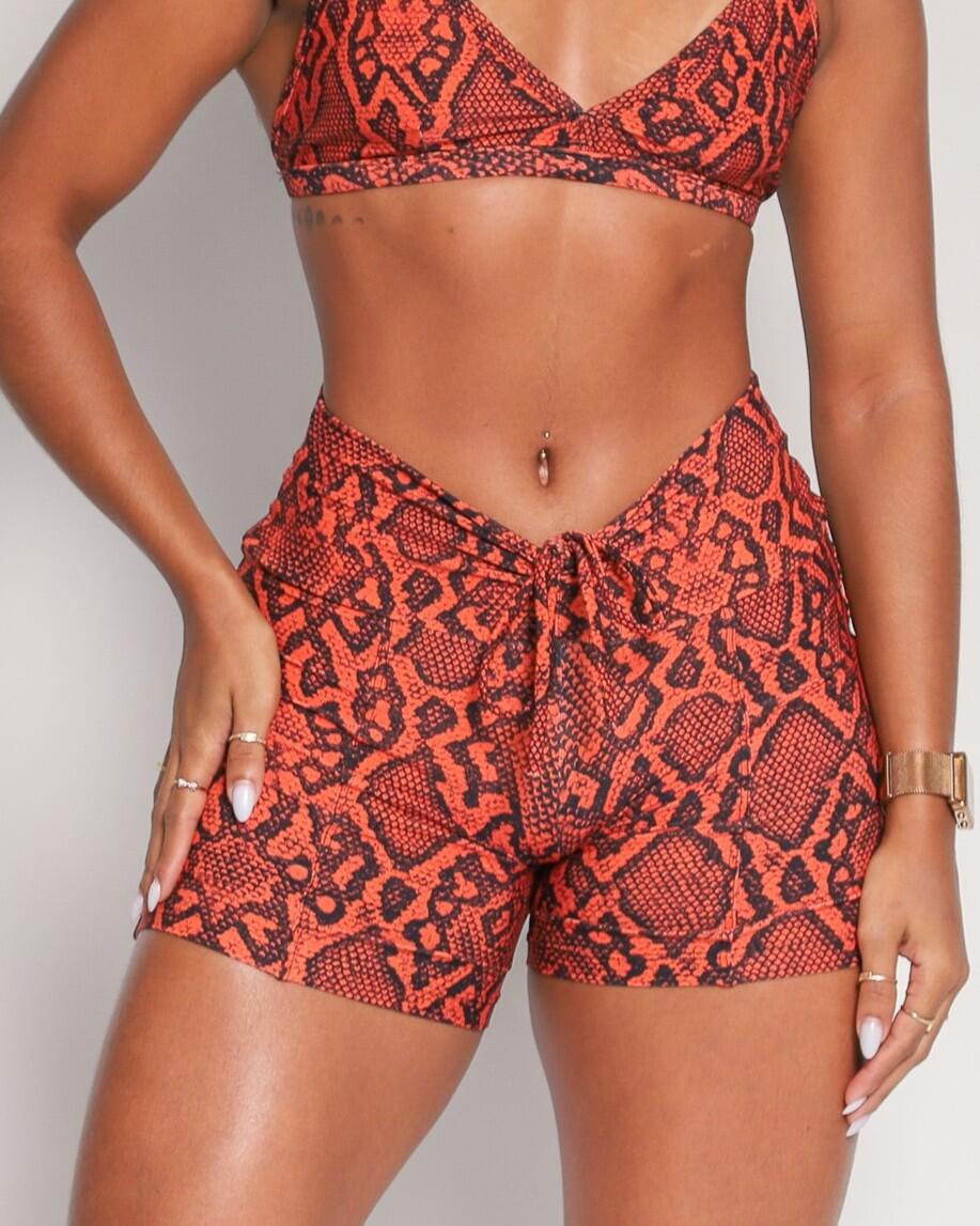 Short Empina Cobra Fundo Vermelho