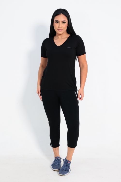 Camiseta OverModal Feminina Gola V / Essential Fit - Preto