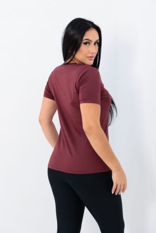 Camiseta OverModal Feminina Gola V / Essential Fit - Vinho