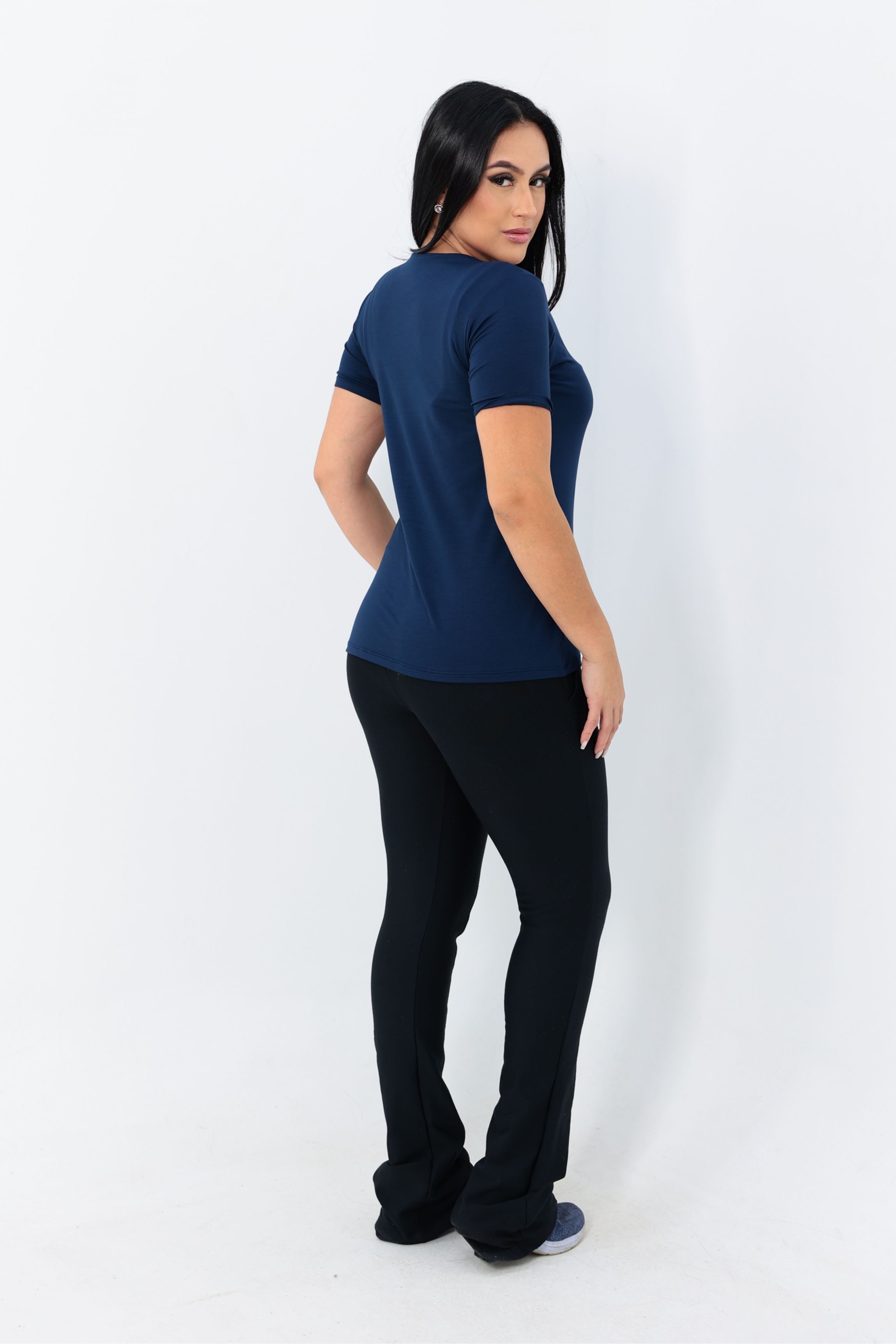 Camiseta OverModal Feminina Gola V / Essential Fit - Azul