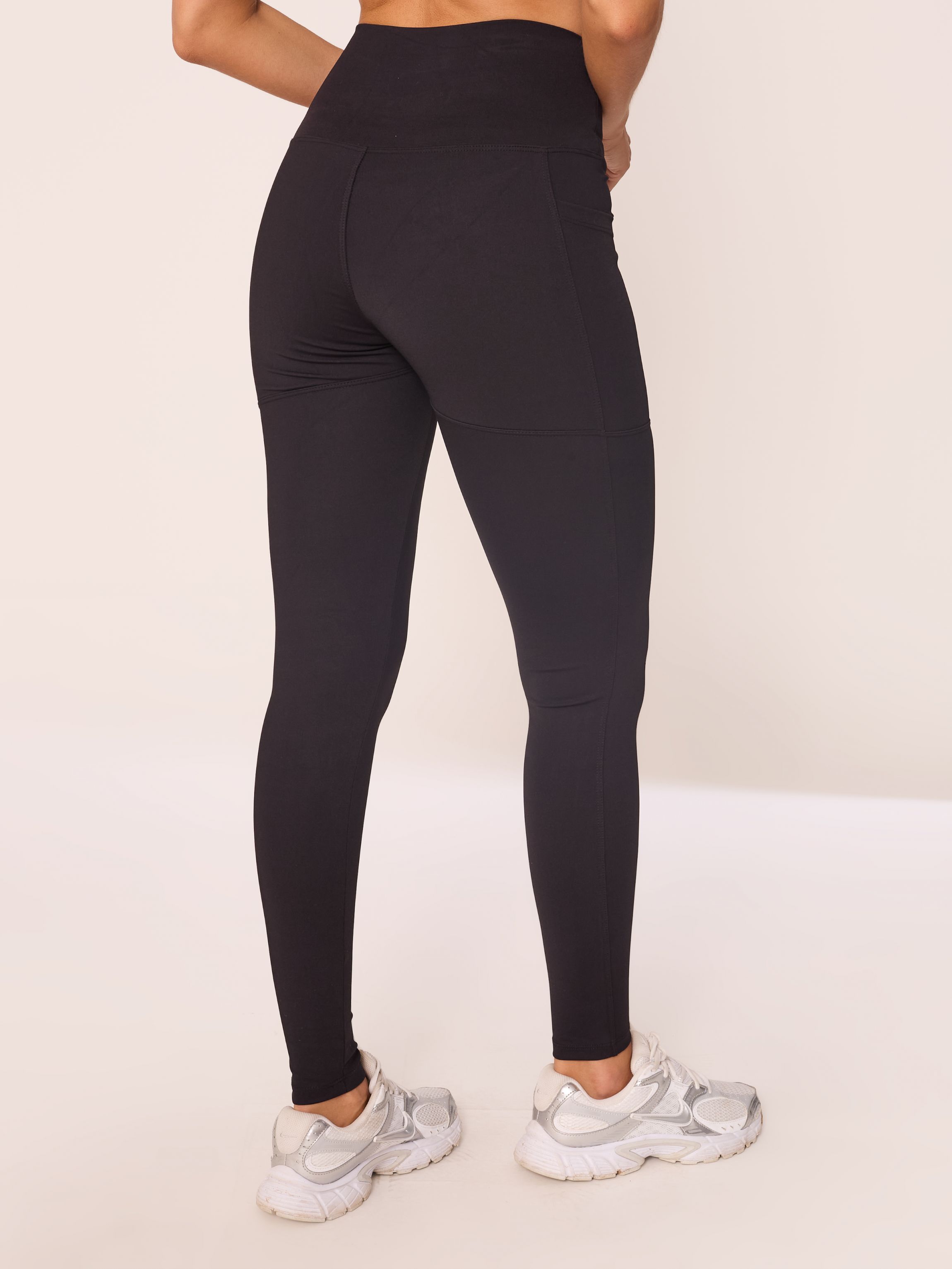 Legging OverFlex Feminina Blackout com Bolsos Sem Costura Frontal / Flex Fit - Preto