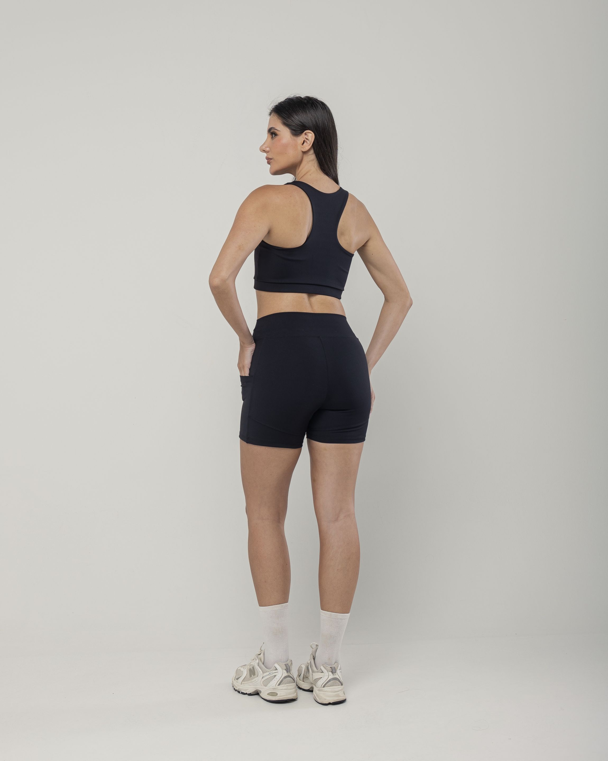 Conjunto OverFlex Feminino Top Duplo Nadador e Shorts Blackout com Bolsos / Flex Fit - Preto