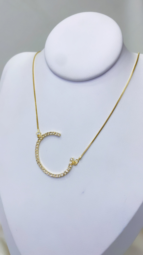 Colar Inicial Cravejado Dourado