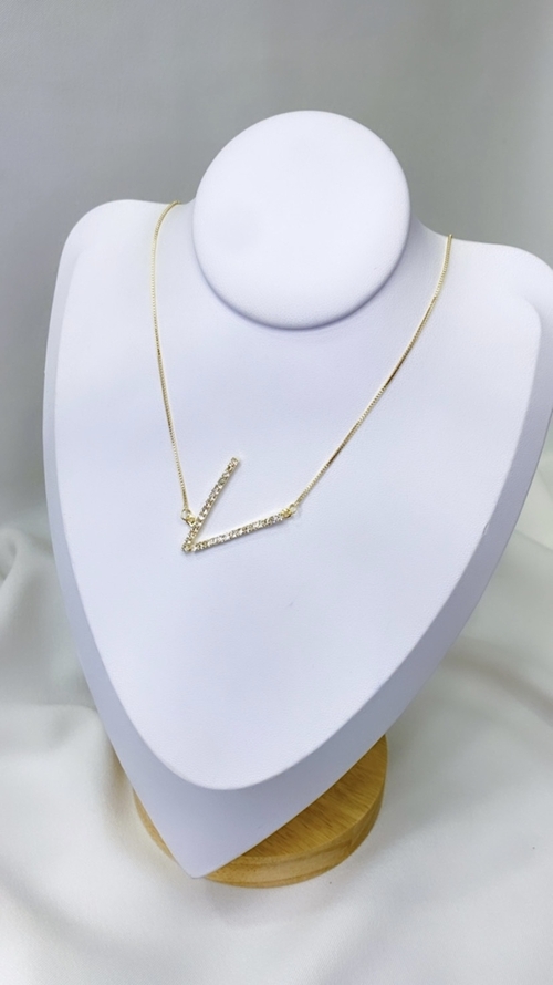 Colar Inicial Cravejado Dourado