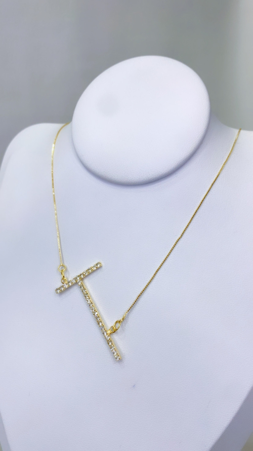 Colar Inicial Cravejado Dourado