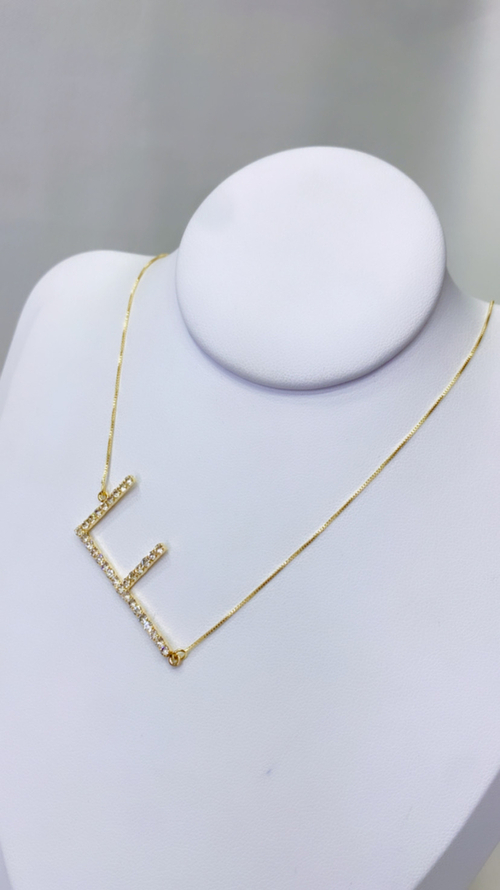 Colar Inicial Cravejado Dourado