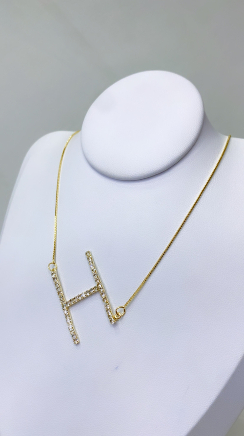 Colar Inicial Cravejado Dourado