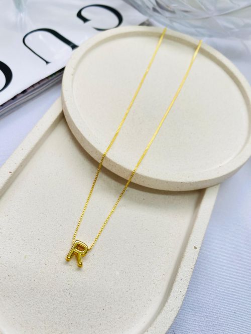 Colar Inicial Minimalista Dourado